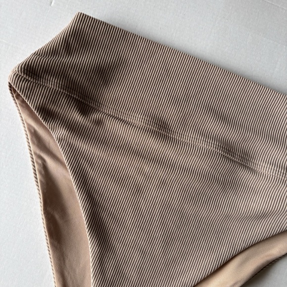 $88 NWOT Beach Riot Highway Bikini Bottom in Tan Sz Small - Picture 6 of 9